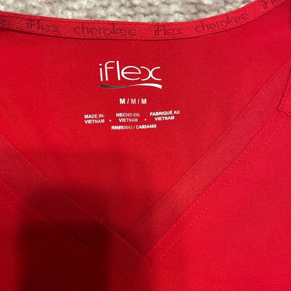 Cherokee iflex scrub top red size medium - Picture 3 of 4